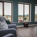مكان تخييم Swan Glamping كافان