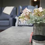Swan Glamping مكان تخييم