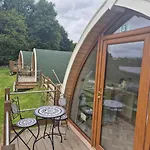 Swan Glamping * كافان